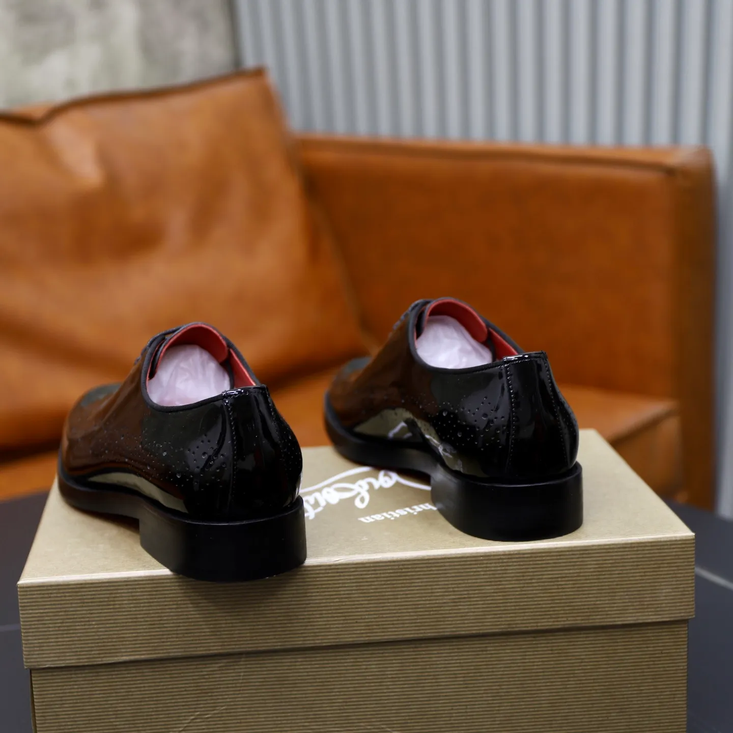 Ex-factory price: 620💰Christia*.Loubouti*🆑High-end men’s business formal leather shoes | Classic red sole shoes | Original imported first-layer cowhide | Water-dyed cowhide lining | Italian imported red rubber outsole | High-end luxury | Perfect interpretation of fashion, sunshine, style, suitable for various occasions Size: 39-44 (38.45 custom-made)